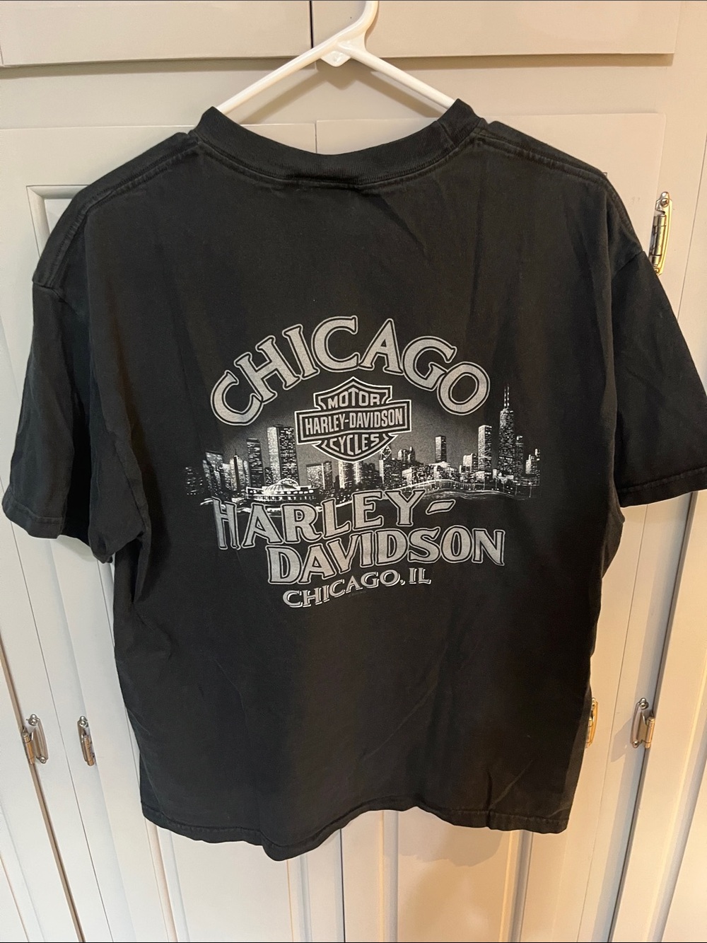 Harley-Davidson Black T-Shirt with White Chicago Skyline Graphic, large